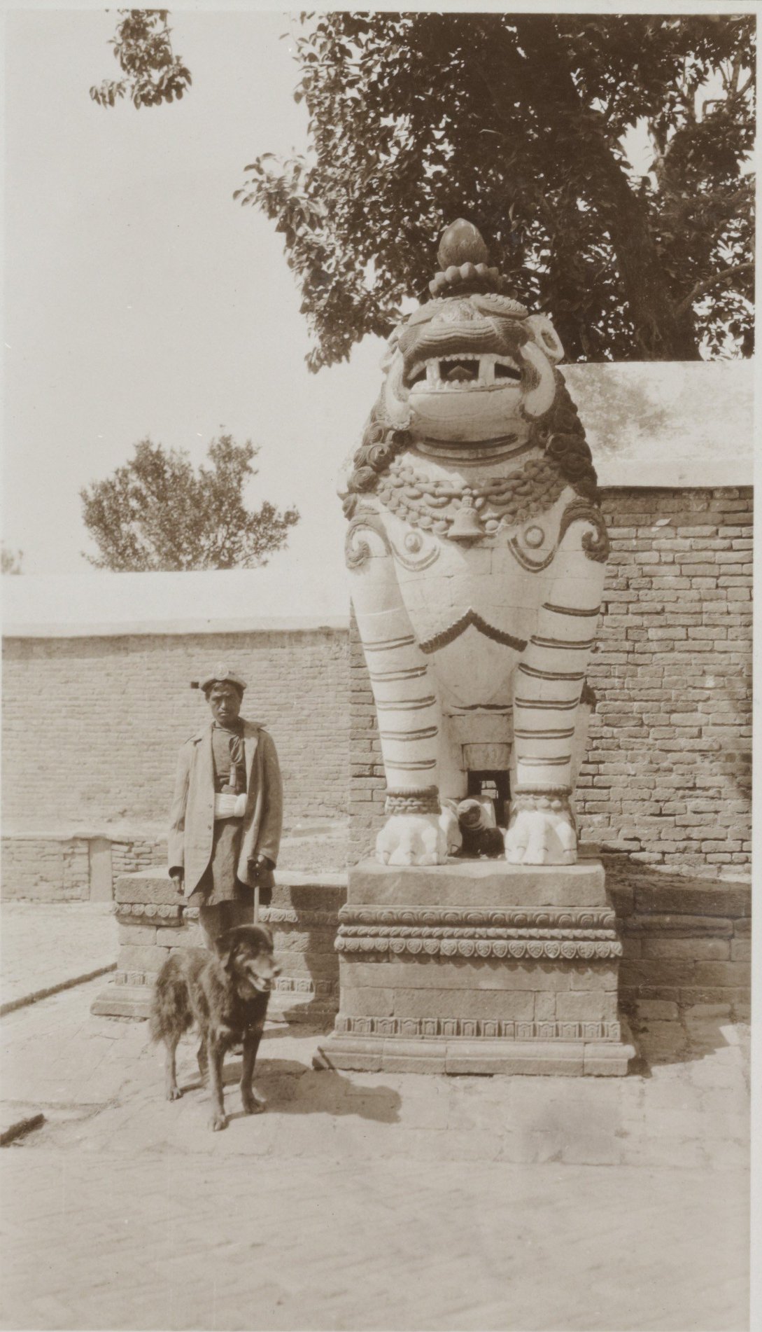 Padma School gate lion 1932-34 image